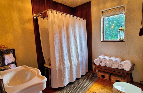 Irasburg Other | Stunning Castle w/ Hot tub, and Game Room