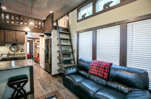 Monteagle Cottage | Stunning Cottage Nestled Amidst Trees with Fire Pit in Monteagle, Tennessee