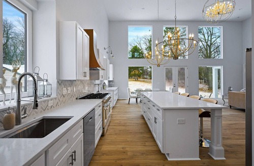 Plymouth House | Stunning Elegant Retreat. Central. New home!