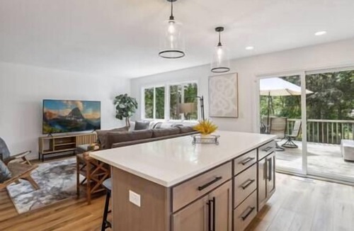 Stillwater House | Stunning Fully Renovated Stillwater 4bed/2bath