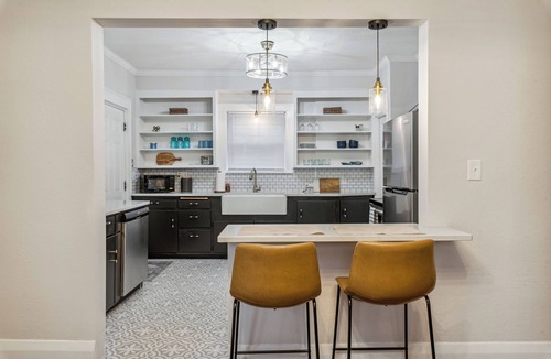 Ottawa House | Stunning historic 3br across from Toledo Hospital!