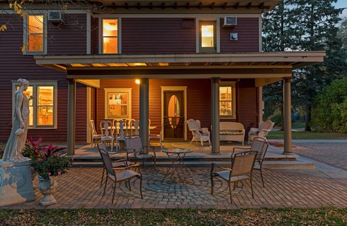 Prescott House | Stunning Historical Mansion: 8 bedrooms (sleeps 16+).