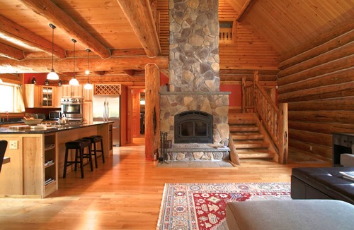 North Pole House | Stunning Private Lodge, Sauna