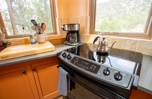 Canones House | Stunning Views of The Pedernal, Expansive Lounge/Deck, 43 acres of Private Land