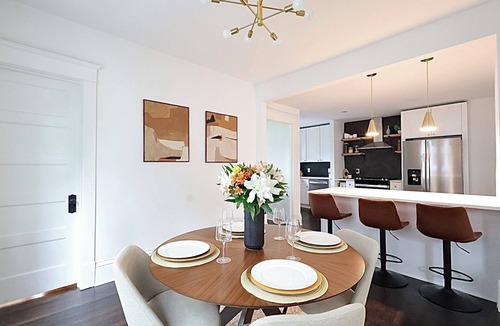 Merriam Park House | Stylish 3BR Retreat on Selby Ave/Walk to Cafés, Near MOA, Airport & Colleges