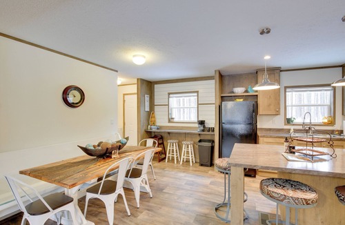Chetek House | Stylish Chetek Hideaway w/Lake + Dock Access!
