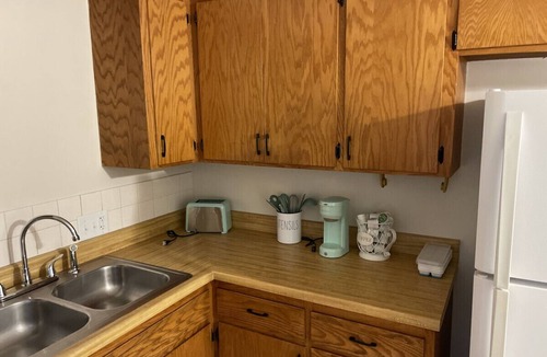 Appleton Apartment | Stylish & Cozy APT-Self Check-In & Free Parking