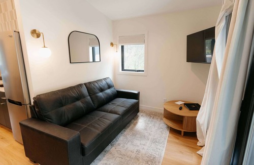 Pepin Cabin | Stylish One Bedroom Cabin at Woods & Co Weddings + Events