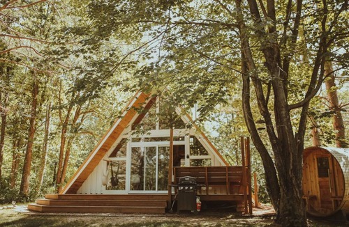 Brook Park House | Stylle Hytte / Northern Cabin Retreat