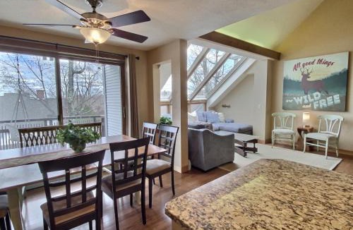 Central Vermont- Killington House | SunBear AC Pool Game Room Fireplace Hiking