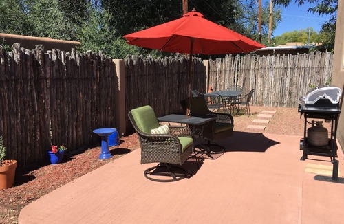 Northeast Santa Fe House | Sunny Casa Placidita. Walk to plaza! 2 BDR, 2 BA, Sleeps 4, Yard, Patio, carport
