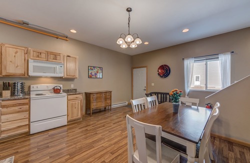 Pepin Condo | Sunrise Condo - Sunny Loft Bedrooms Near The Beach