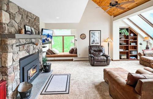 Central Vermont- Killington House | Sunrise Northstar B1 - Bear View