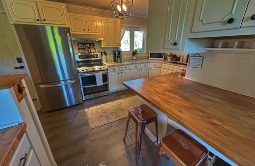 Manchester Center Apartment | Sunrise Surprise spacious great for entertaining