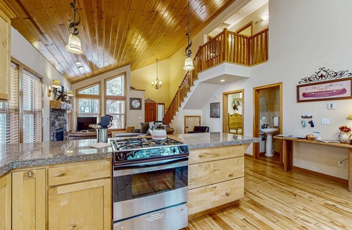 Overlook Park House | Sunriver home with private hot tub, SHARC passes for pools