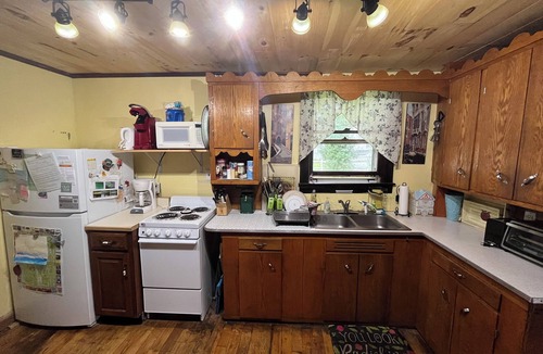 St. Albans Cottage | Sunset Cabin on Lake Champlain, Vermont. Roomy, Rustic, Waterfront - Family Fun!