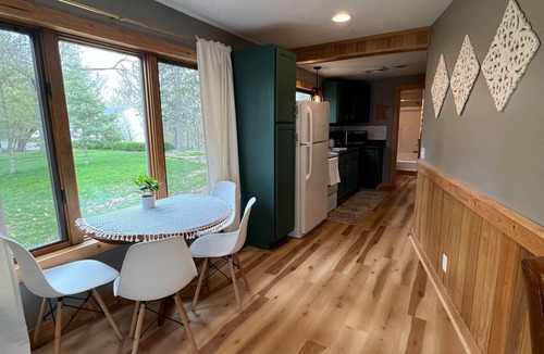Center City Cabin | Sunset Haven located within 45min of the Twin Cities and right on the lake!