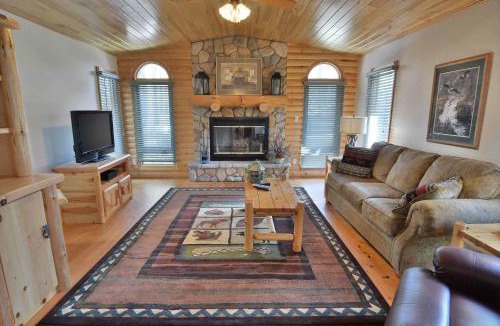 Hayward House | Sunset Shores Retreat Condo