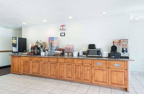 Bernalillo Hotel | Super 8 by Wyndham Bernalillo