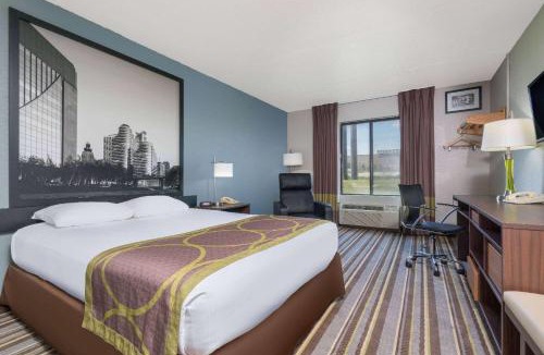 East Bloomington Hotel | Super 8 by Wyndham Bloomington/Airport