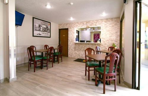 Red Wing Hotel | Super 8 by Wyndham Red Wing