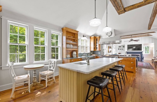Dorset House | Super Private Estate w/Guest Cottage Near Center