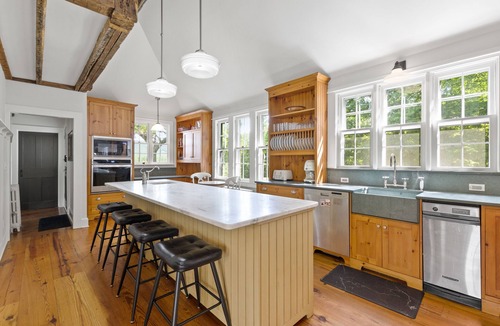 Dorset House | Super Private Estate w/Guest Cottage Near Center