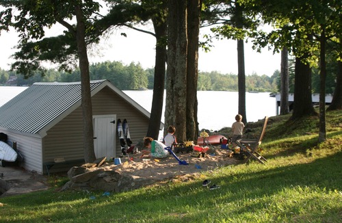 Town of Hermon Cabin | Superb Lake House For Your Family Vacation - Trout Lake Waterfront