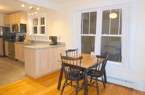 Burlington Apartment | Superb location walk everywhere, Downtown Campus District Burlington
