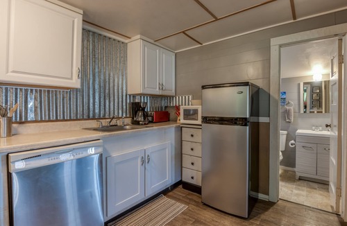 Otter Rock Cabin | Surf Haven Unit S w/fire pit walking distance to surfing beaches