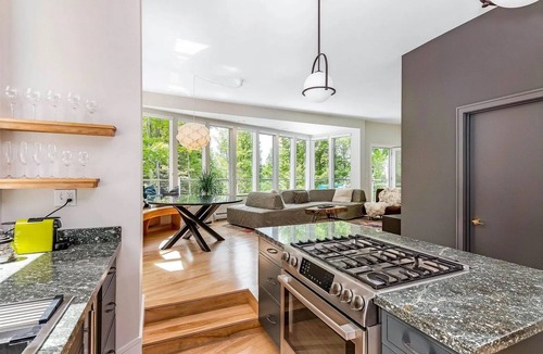 Stowe House | Surrounded by nature perfect for fall!