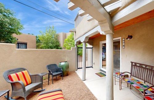 Northeast Santa Fe Apartment | Susan's Hideaway Unit B