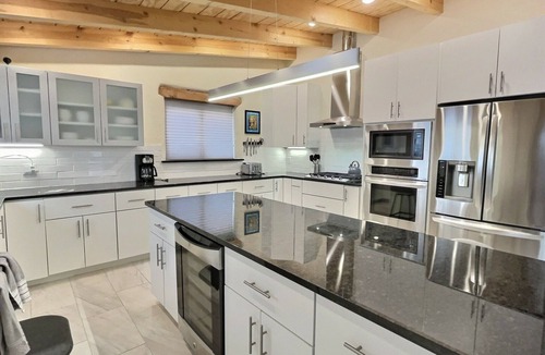 Arroyo Seco House | Sweet Mountain View Arroyo Seco Home with Hot Tub