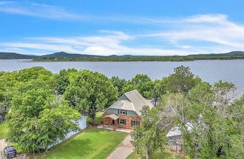 Graford House | Swim Platform + Lakefront Double Deck + Walk to Marina + Near Rocker B