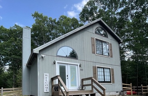 Tafton Ski Chalet | Tafton Vacation Chalet with access to Lake Wallenpaupack
