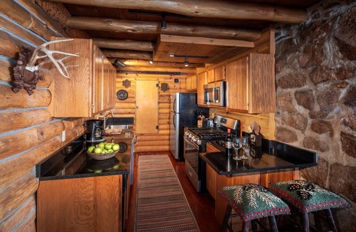 Taos Ski Valley Ski Chalet | Taos Ski Valley Chalet - Steps from the Lift!