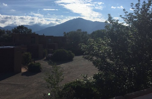 El Prado Condo | Tennis & Ski Condo with swimming pool