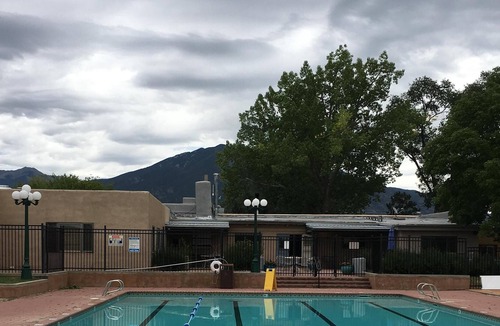 El Prado Condo | Tennis & Ski Condo with swimming pool