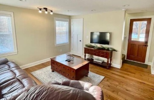 Stillwater House | "That Cute BNB" 2-Bedroom home in prime location!