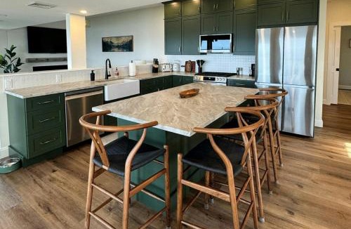 Malletts Bay House | Thayer Beach Lakehouse
