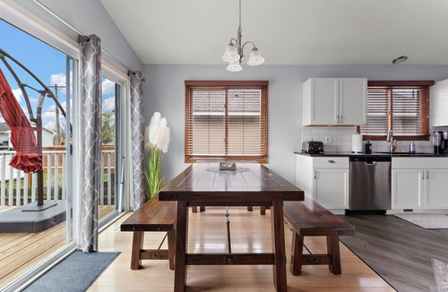Northeast Minneapolis House | The Best NE Riverfront Dist Home! Large & Mod: 6 BDR & close to all Minneapolis