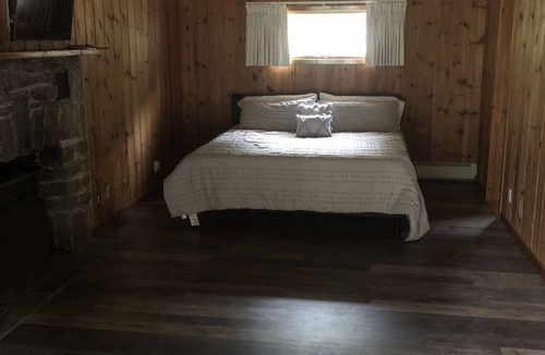 Diamond Point Cabin | The Bolton Lodge & Suites - Full Estate with Pool