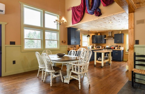 Elizabethtown Cabin | The Branch - secluded mountain lodge with hot tub