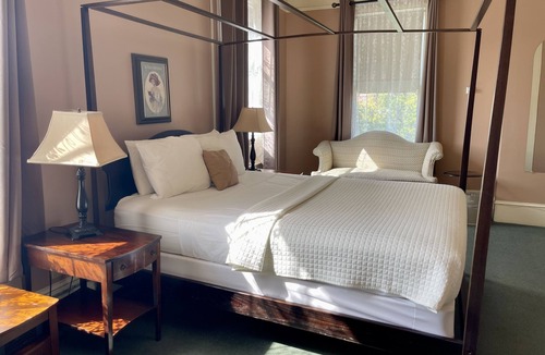 Brandon Hotel | The Brandon Inn - Fourth Floor Queen Room