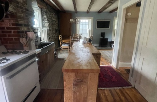 Rockingham Cottage | The Cairn, 1840s Cozy Stone Cottage, Pet Friendly