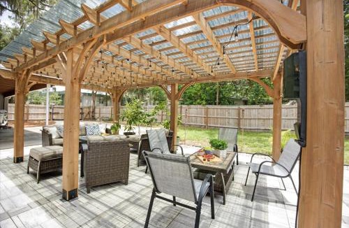 Gainesville House | The Canopy on 10th - Game Room , Pets , Pergola