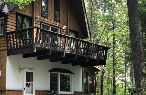 Jay Ski Chalet | The Chalet at Jay is a cozy retreat in the Adirondack mountains.