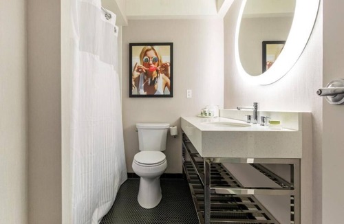 Streeterville Hotel | The Chicago Hotel Collection Magnificent Mile Upscale Saint Clair Suite, 3 Units