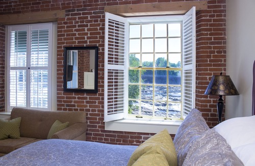 Claremont Hotel | The Common Man Inn & Restaurant