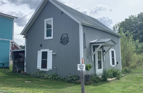 Waterbury Center Cabin | The Coral Cabin